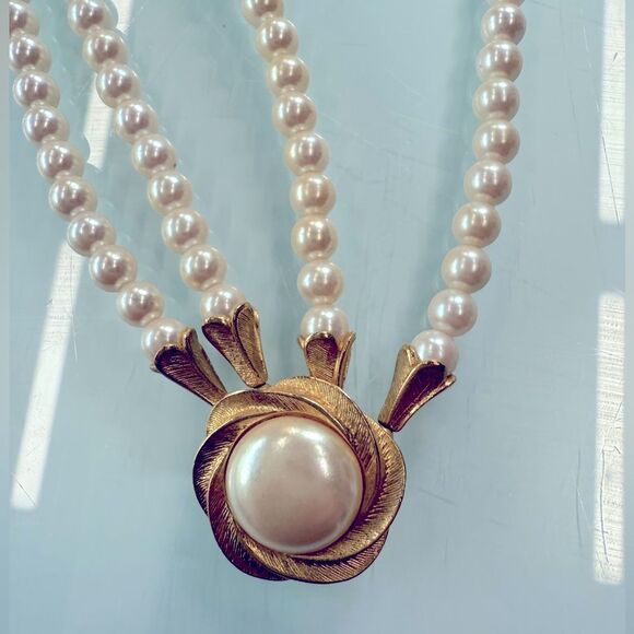 Vintage Richelieu Faux Pearl Rhinestone Necklace 18 inches - Picture 4 of 9